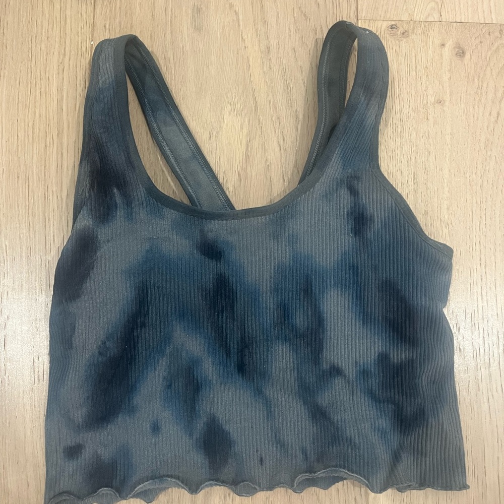 basic workout top - Picture 3 of 3